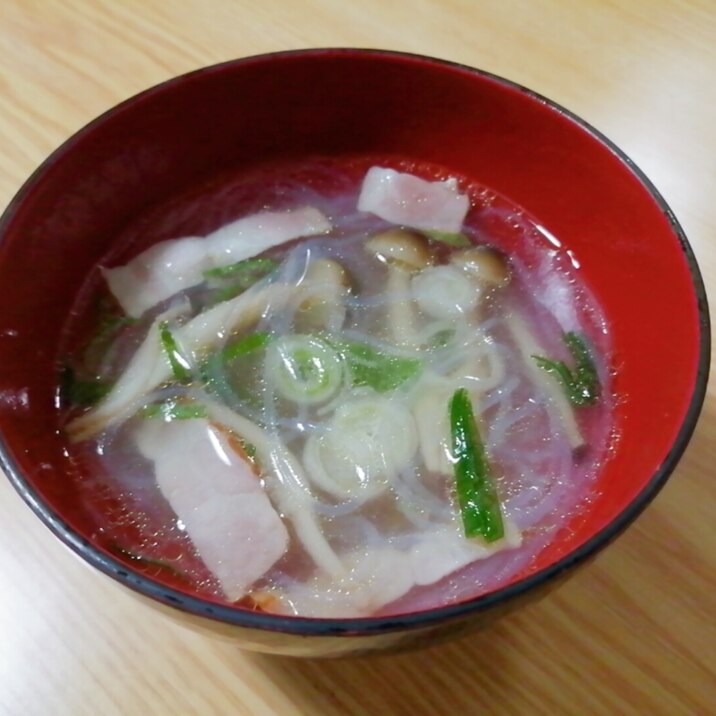 春雨としめじとベーコンとねぎの中華スープ